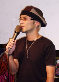 チューブのベーシスト、角野氏