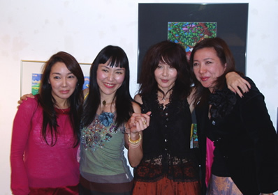 司会のちわきさん、理麻、YOU、ワッフルズ代表土屋さん